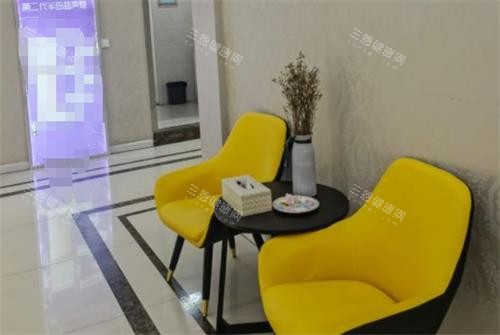 寧德華美醫(yī)療美容等候區(qū)