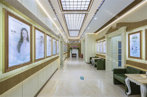 北京潤(rùn)美玉之光醫(yī)療美容走廊環(huán)境圖