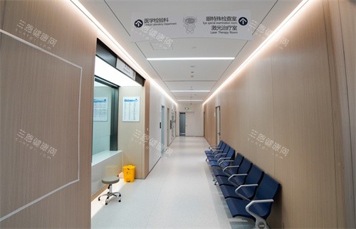 鄭州中視眼科走廊環(huán)境