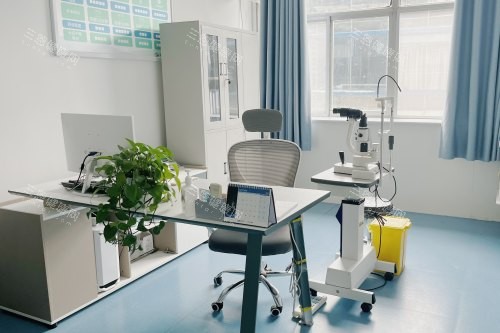 臨沂新益民眼科醫(yī)院檢查室