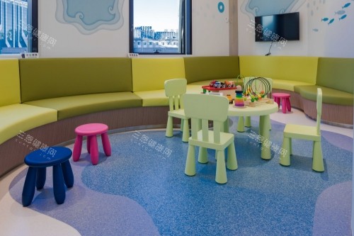 北京?，斄猪槼毖劭漆t(yī)院兒童眼科休息室