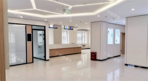 長(zhǎng)春普瑞眼科醫(yī)院的大廳